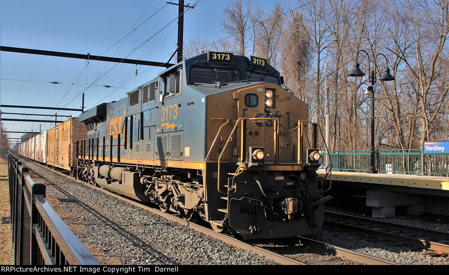 CSX 3173 leads Q032